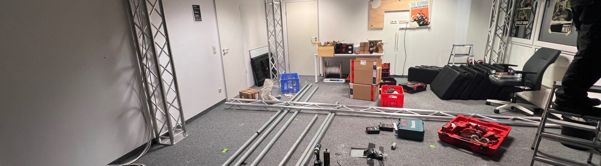 Erster Tag „Studioneubau“ für einen Streamingdienstleister… dürfte mit 2,5m Deck